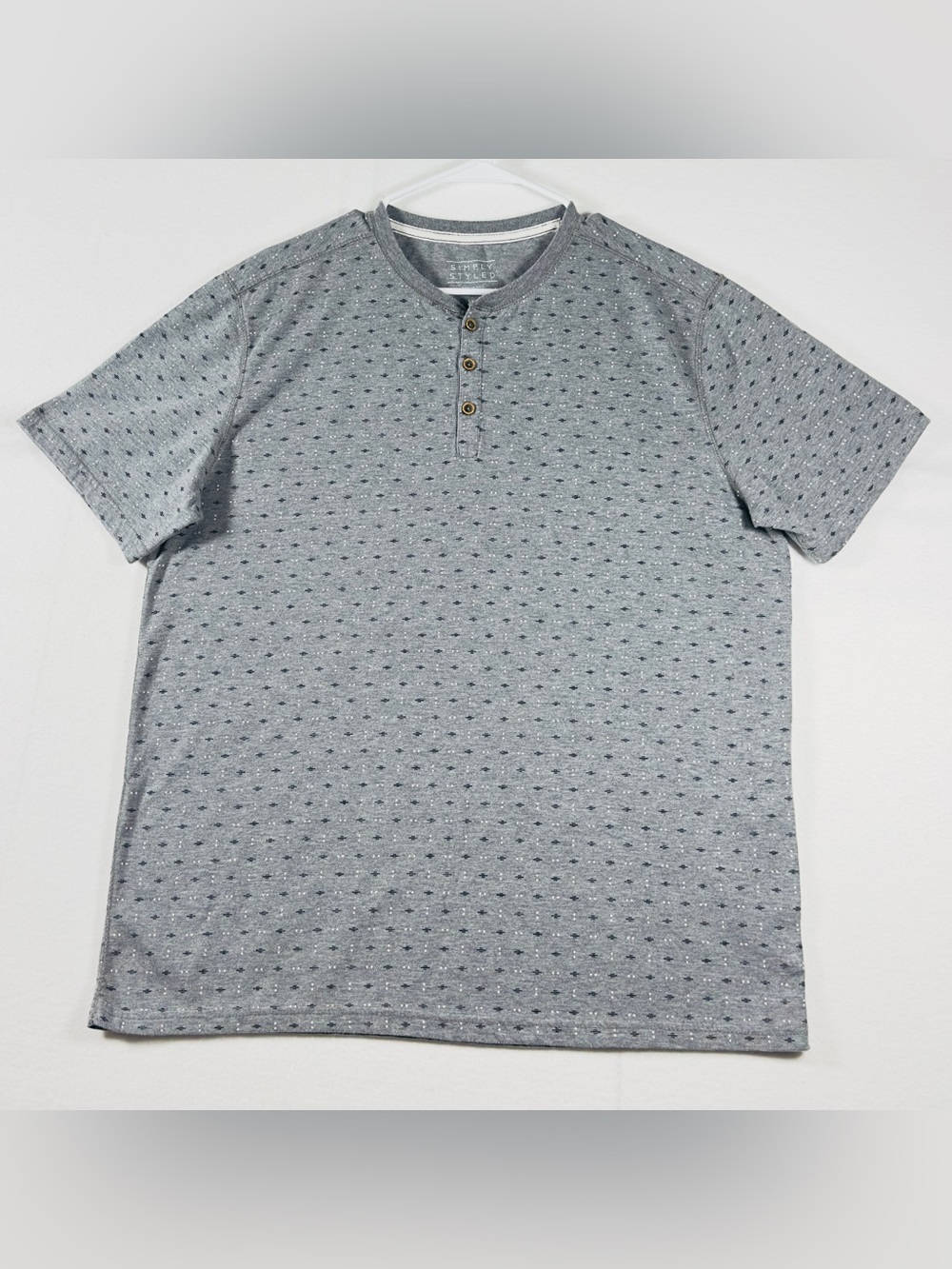 Simply Styled Mens Large Gray Short-Sleeve Henley with Navy Print Pattern
